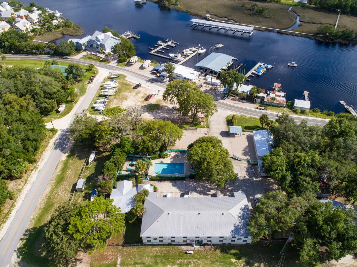 Steinhatchee River Inn And Marina Dış mekan fotoğraf
